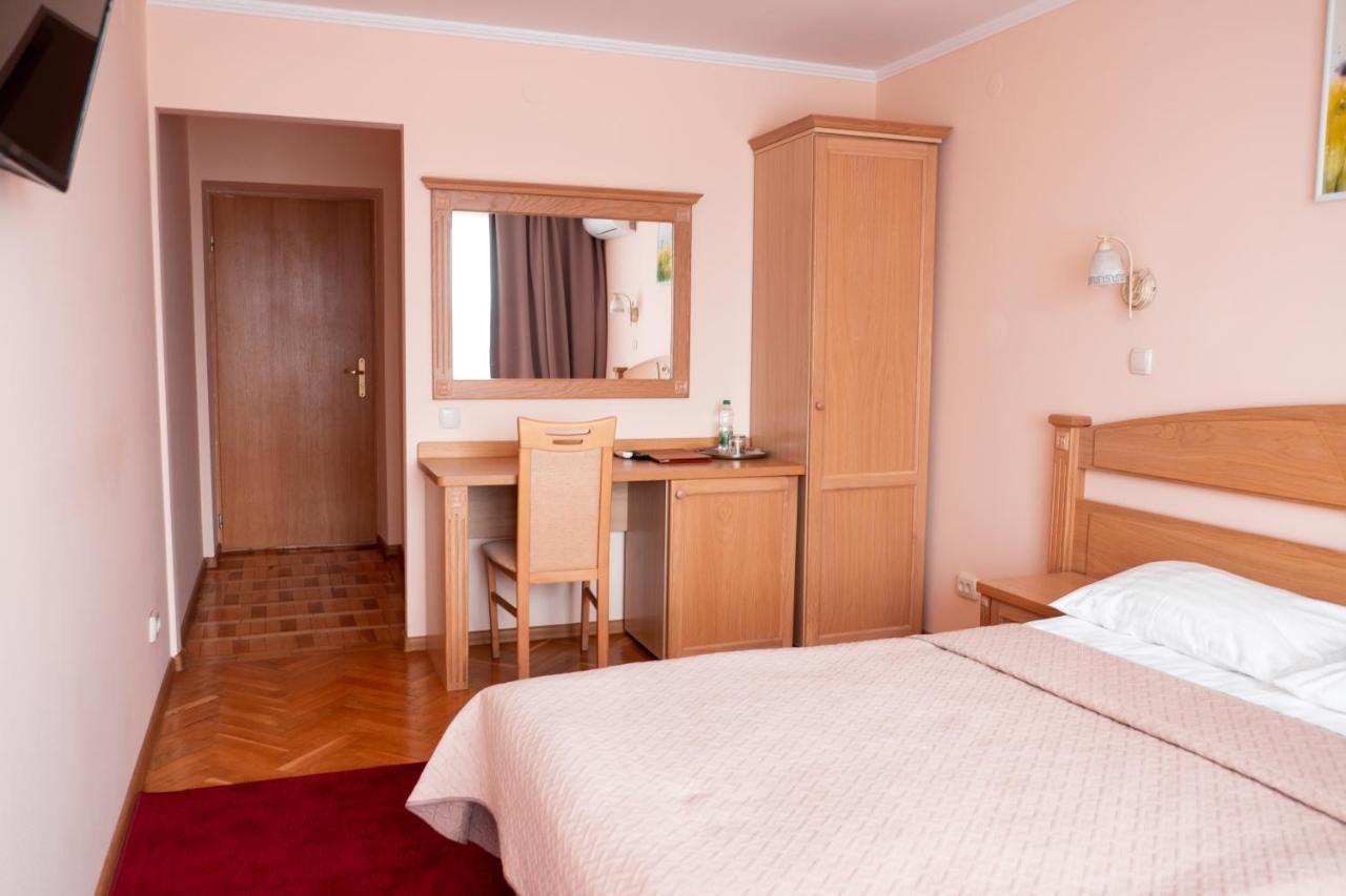 Hotel Halychyna Ternopil Exterior photo