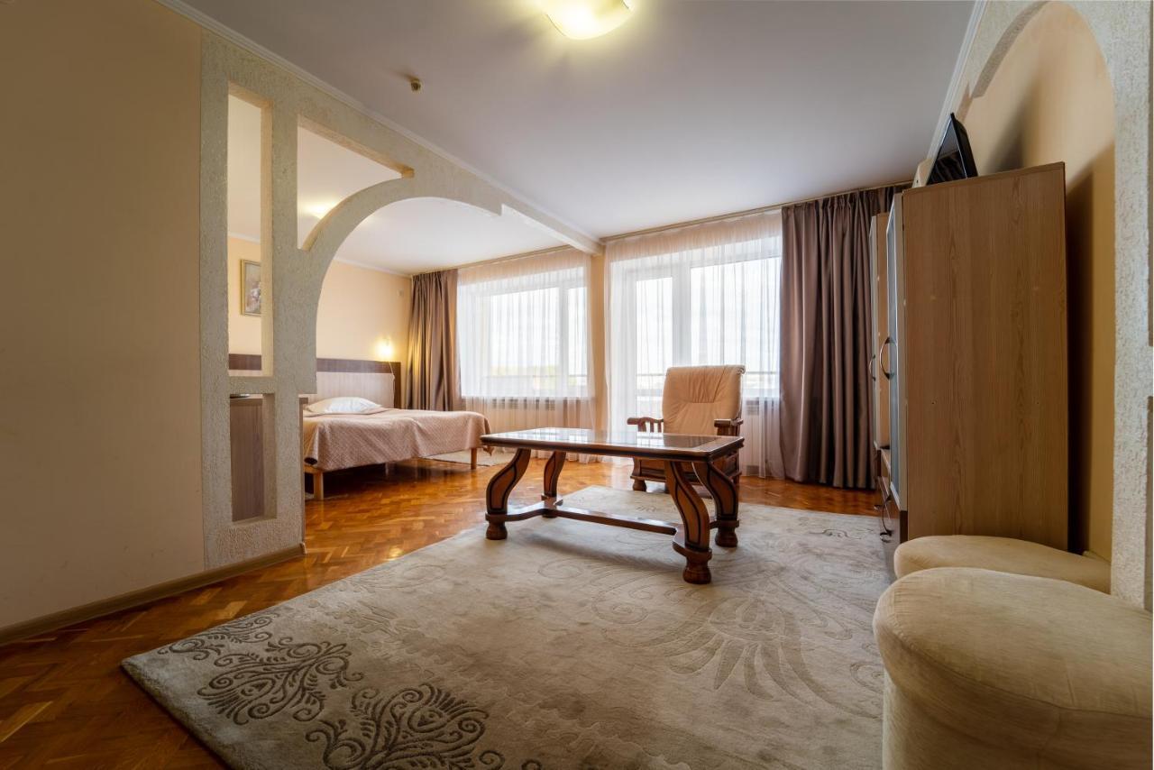 Hotel Halychyna Ternopil Exterior photo