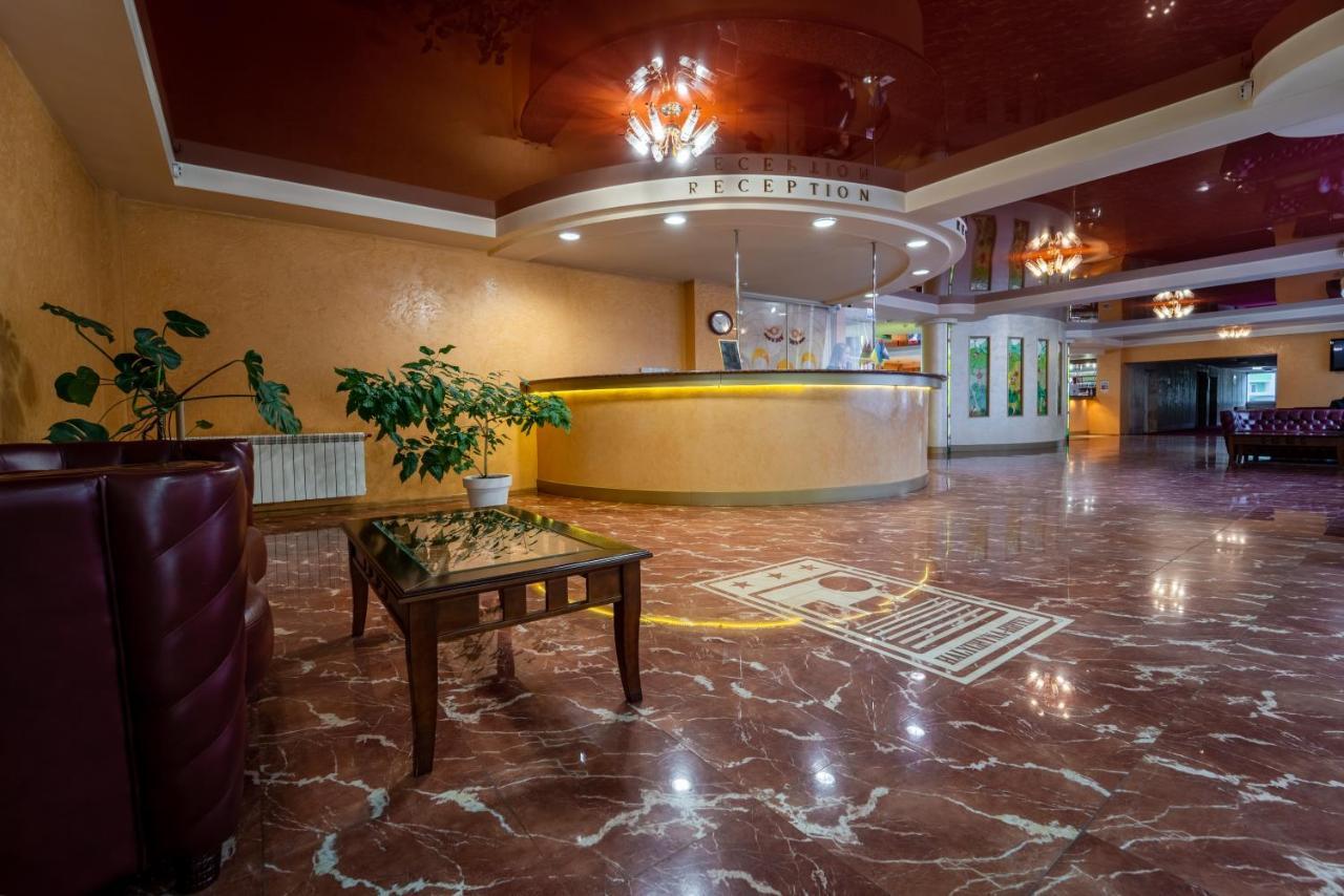 Hotel Halychyna Ternopil Exterior photo